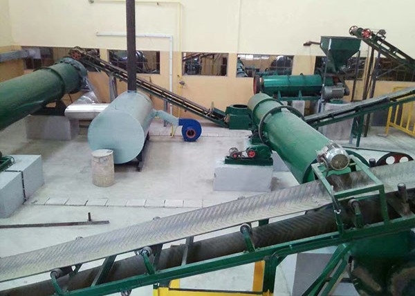 خط إنتاج سماد الدجاج العضوي 10t / H مصنع إنتاج الأسمدة